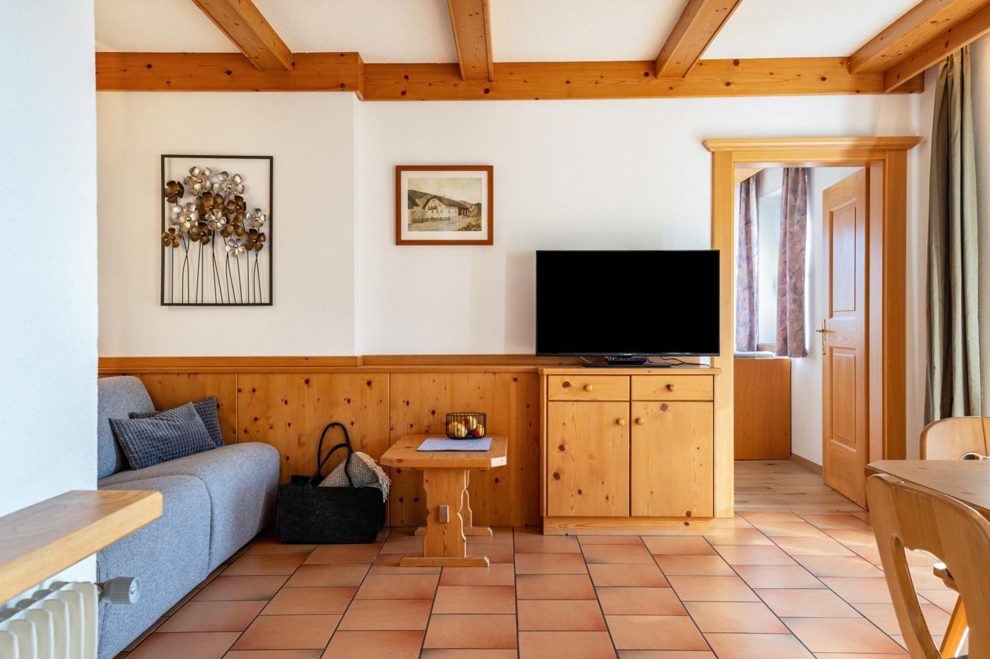 Haeuslerhof App Betula Apartment Villabassa